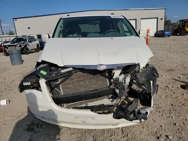 Photo 4 VIN: 2A4RR5D14AR104828 - CHRYSLER TOWN & COU 