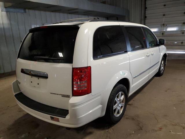 Photo 3 VIN: 2A4RR5D14AR105588 - CHRYSLER TOWN & COU 