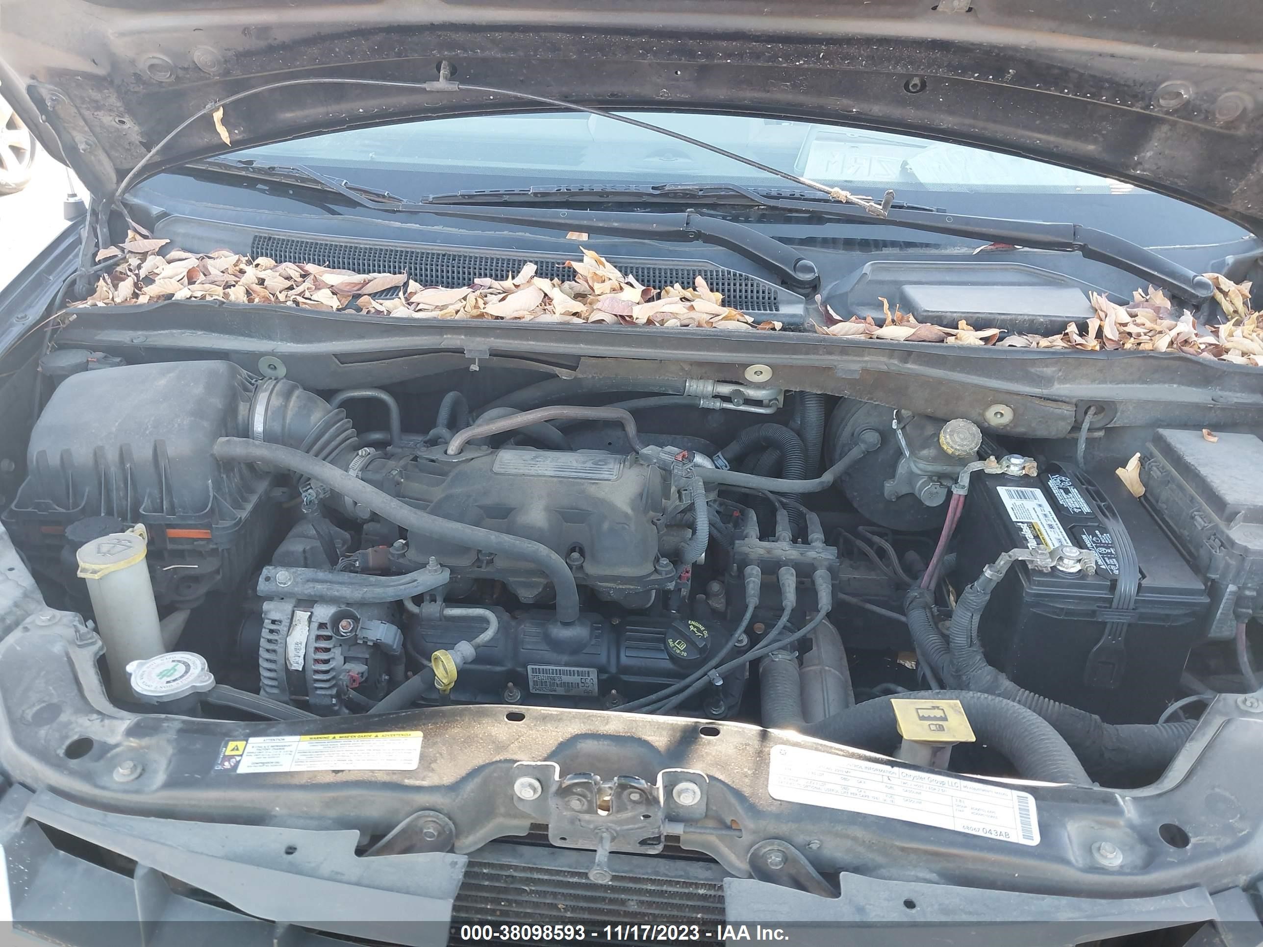 Photo 9 VIN: 2A4RR5D14AR113691 - CHRYSLER TOWN & COUNTRY 