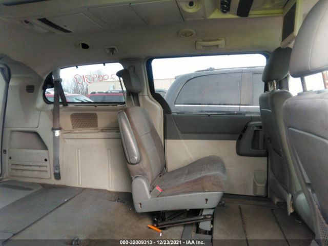 Photo 7 VIN: 2A4RR5D14AR141748 - CHRYSLER TOWN & COUNTRY 