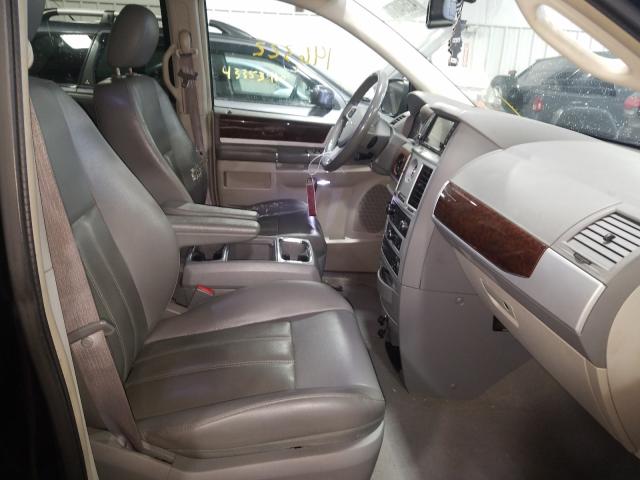 Photo 4 VIN: 2A4RR5D14AR149882 - CHRYSLER TOWN & COU 