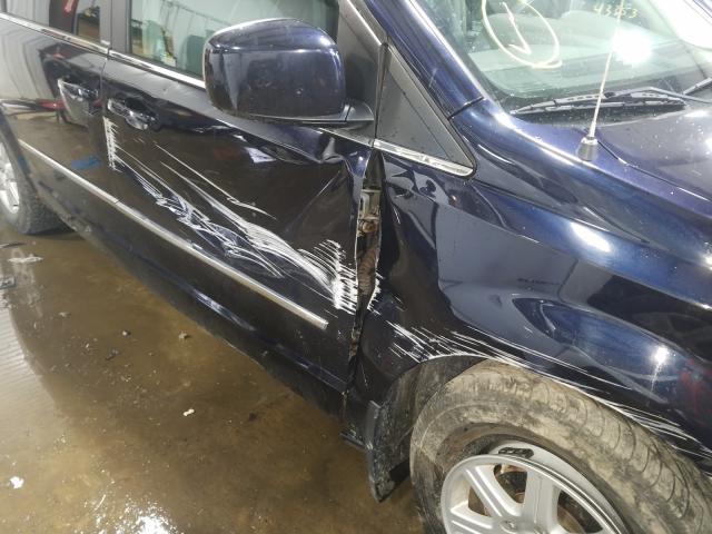 Photo 8 VIN: 2A4RR5D14AR149882 - CHRYSLER TOWN & COU 