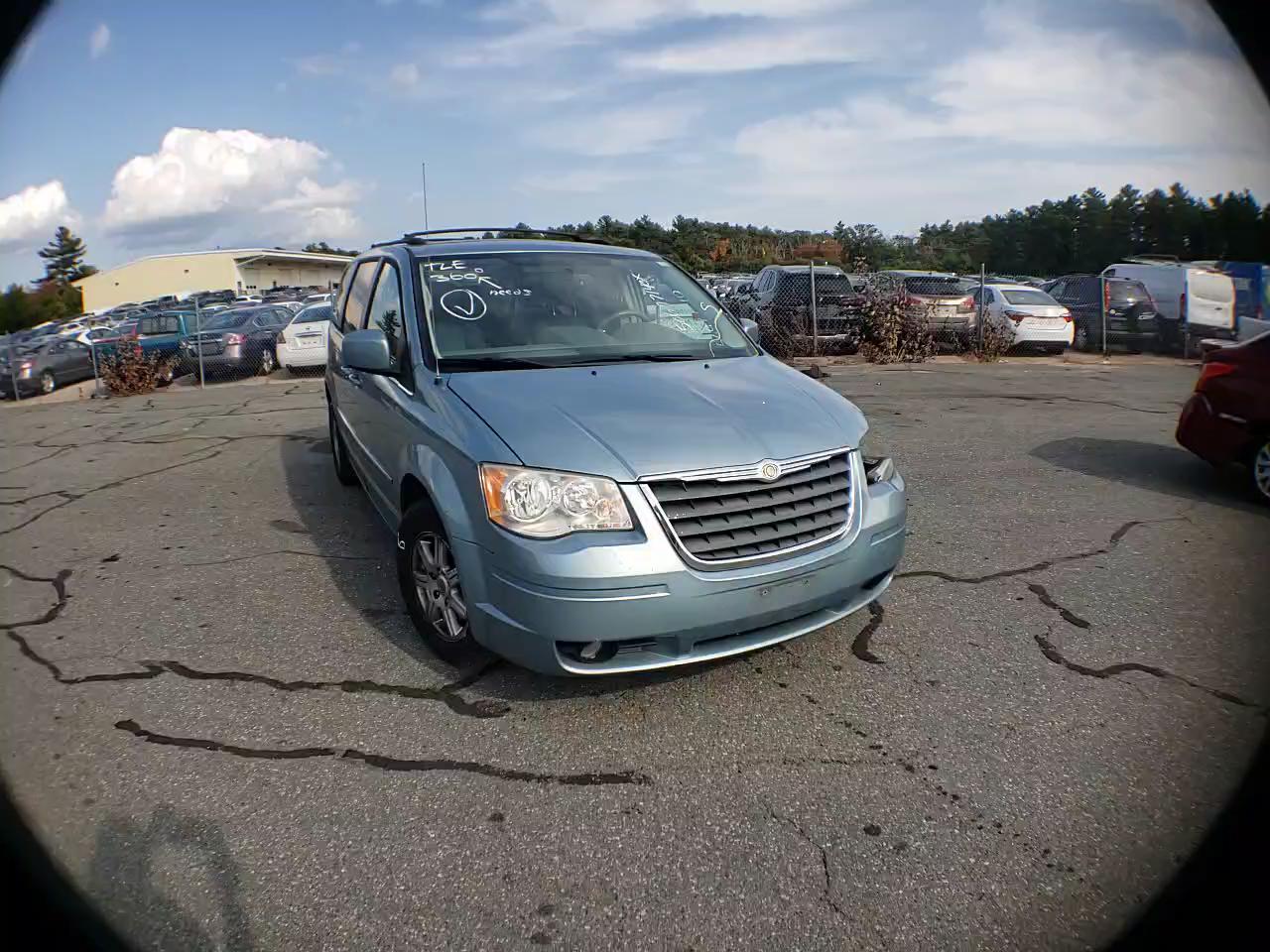 Photo 10 VIN: 2A4RR5D14AR170649 - CHRYSLER TOWN & COU 