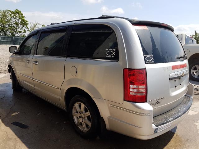 Photo 2 VIN: 2A4RR5D14AR176631 - CHRYSLER TOWN & COU 