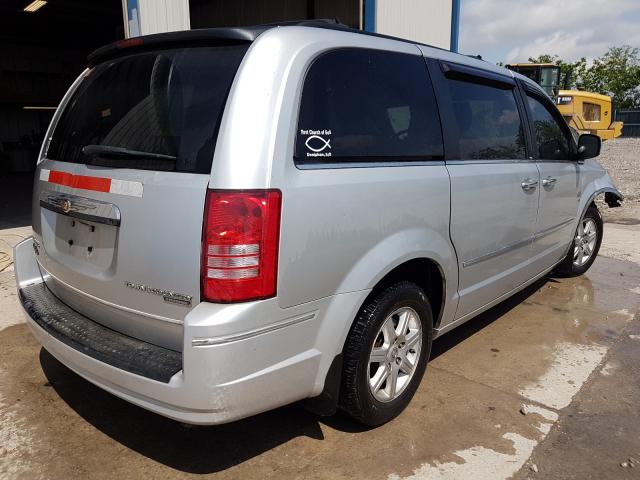 Photo 3 VIN: 2A4RR5D14AR176631 - CHRYSLER TOWN & COU 