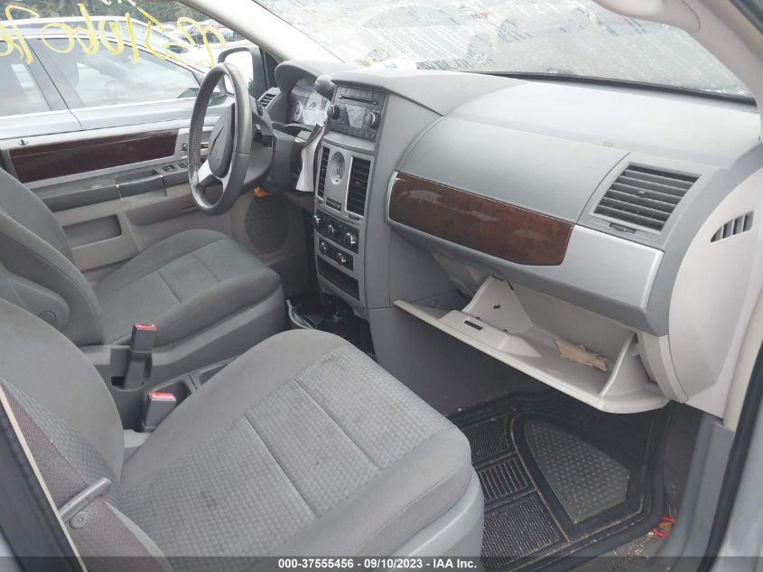 Photo 4 VIN: 2A4RR5D14AR235189 - CHRYSLER TOWN & COUNTRY 