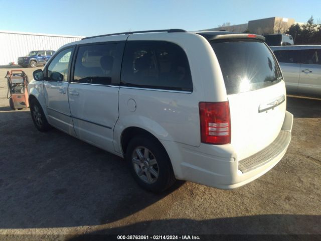 Photo 2 VIN: 2A4RR5D14AR243289 - CHRYSLER TOWN & COUNTRY 