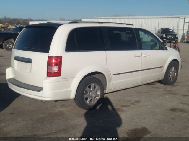 Photo 3 VIN: 2A4RR5D14AR243289 - CHRYSLER TOWN & COUNTRY 