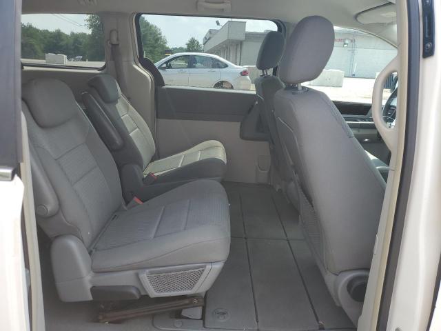 Photo 10 VIN: 2A4RR5D14AR245527 - CHRYSLER TOWN & COU 