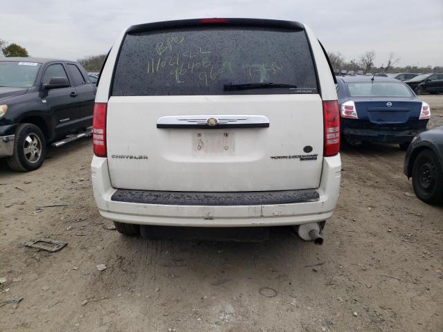 Photo 5 VIN: 2A4RR5D14AR249609 - CHRYSLER TOWN & COU 