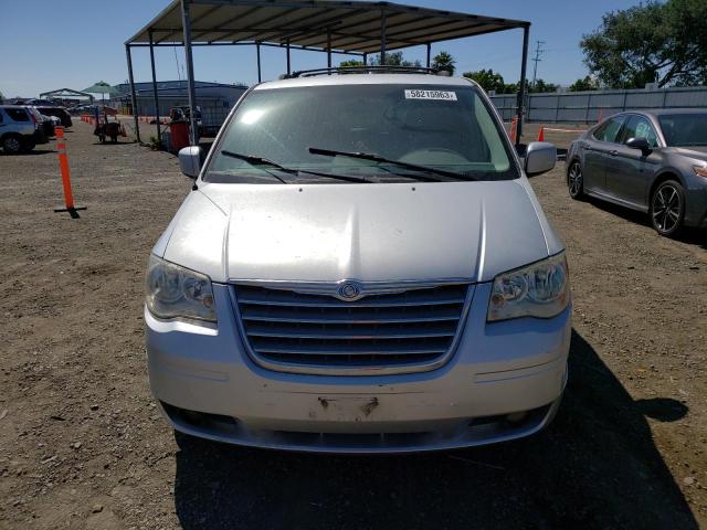 Photo 4 VIN: 2A4RR5D14AR278642 - CHRYSLER TOWN & COU 