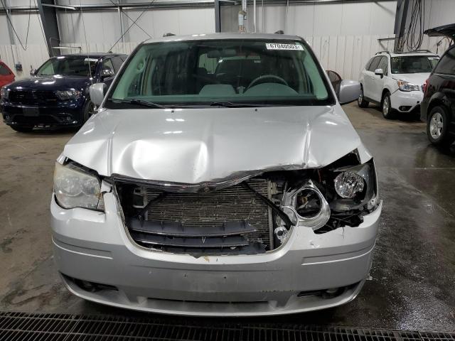 Photo 4 VIN: 2A4RR5D14AR304687 - CHRYSLER TOWN & COU 