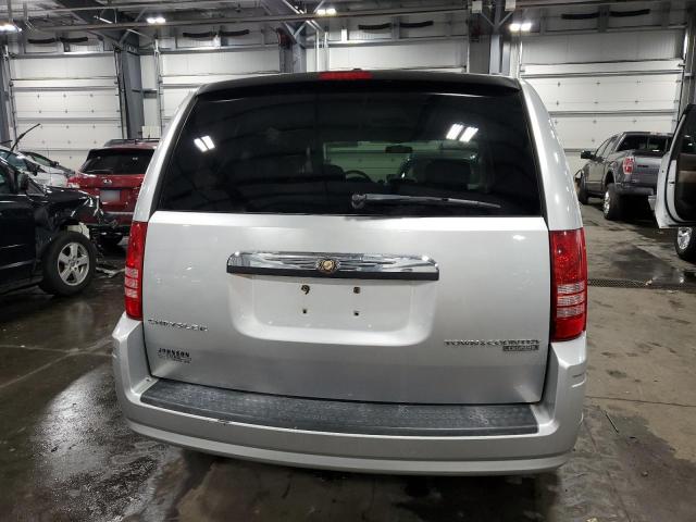 Photo 5 VIN: 2A4RR5D14AR304687 - CHRYSLER TOWN & COU 