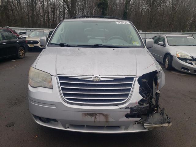 Photo 4 VIN: 2A4RR5D14AR310439 - CHRYSLER TOWN & COU 