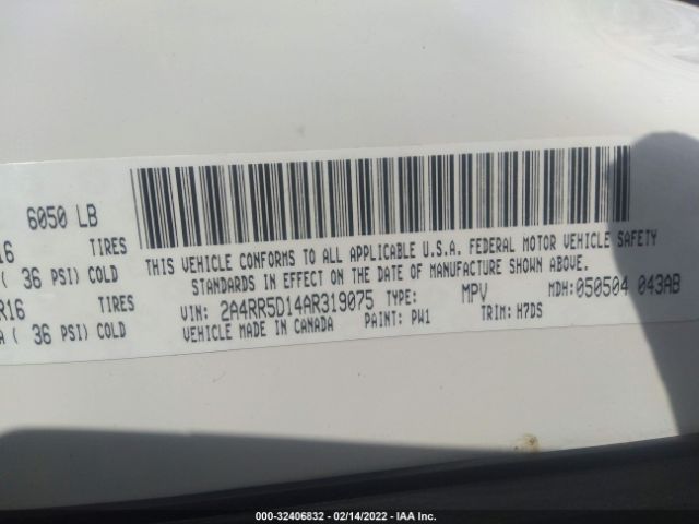 Photo 8 VIN: 2A4RR5D14AR319075 - CHRYSLER TOWN & COUNTRY 