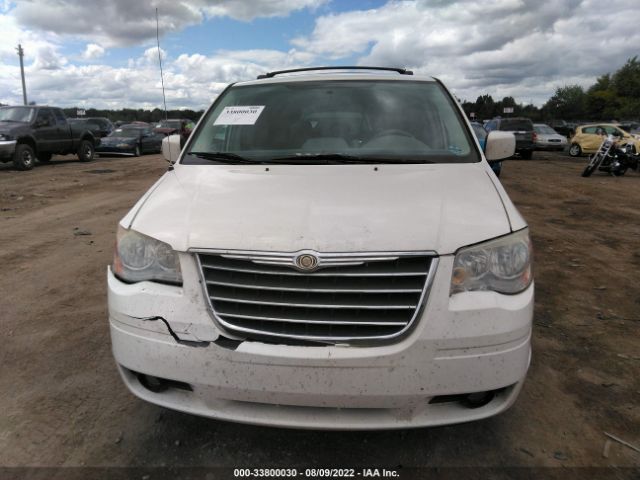 Photo 5 VIN: 2A4RR5D14AR337902 - CHRYSLER TOWN & COUNTRY 