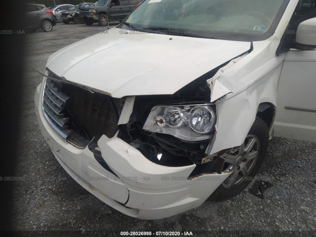 Photo 5 VIN: 2A4RR5D14AR347801 - CHRYSLER TOWN & COUNTRY 