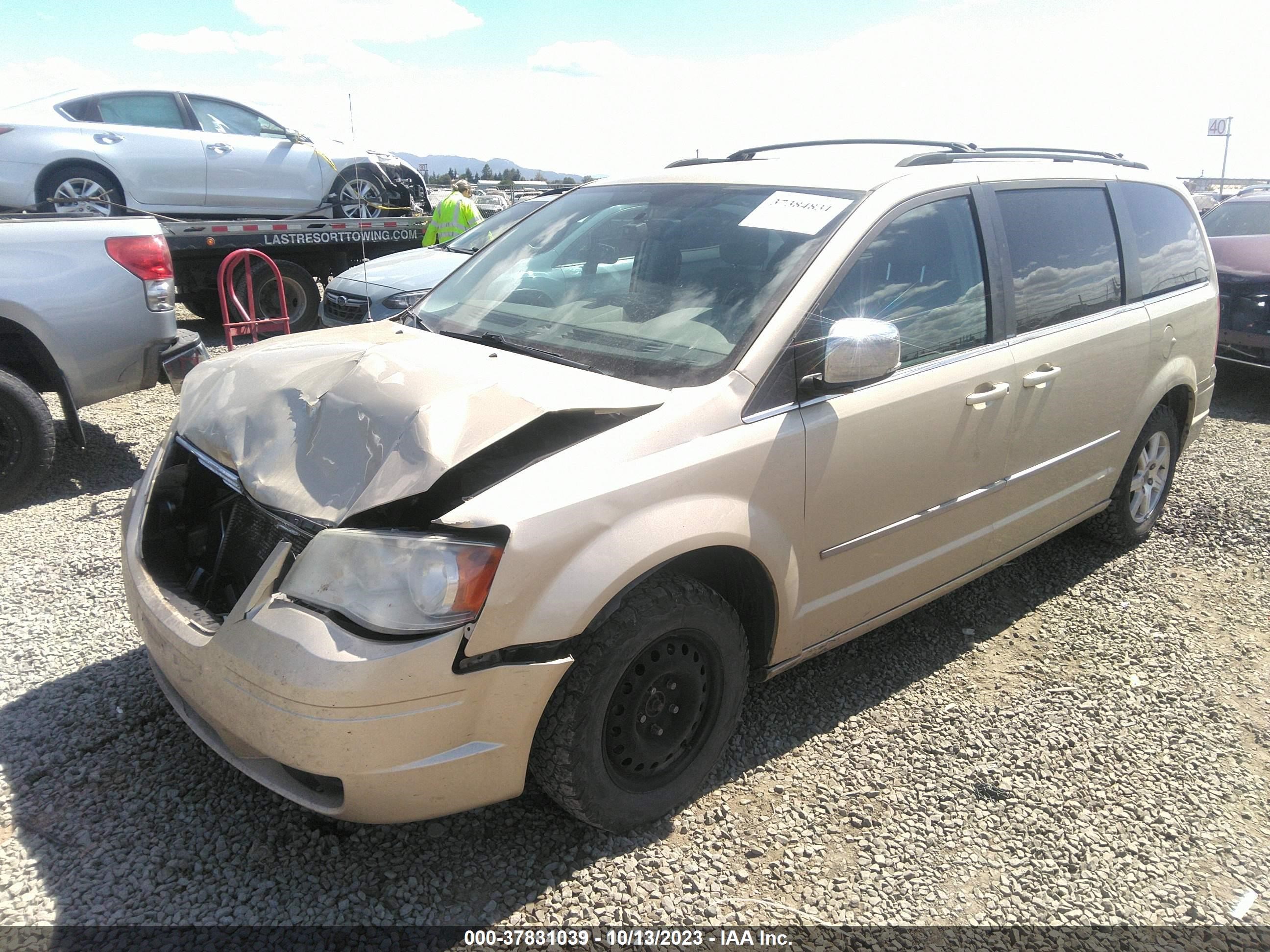 Photo 1 VIN: 2A4RR5D14AR360192 - CHRYSLER TOWN & COUNTRY 