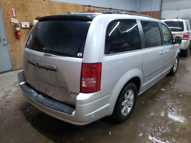 Photo 3 VIN: 2A4RR5D14AR412923 - CHRYSLER TOWN & COU 