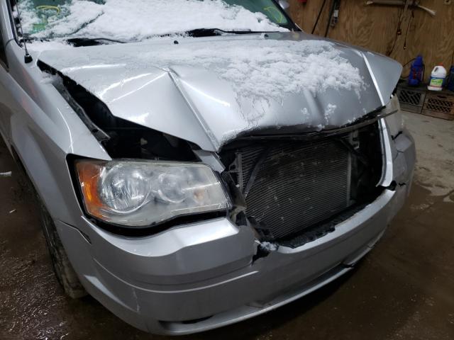 Photo 8 VIN: 2A4RR5D14AR412923 - CHRYSLER TOWN & COU 