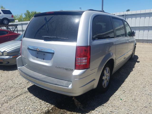 Photo 3 VIN: 2A4RR5D14AR414073 - CHRYSLER TOWN & COU 