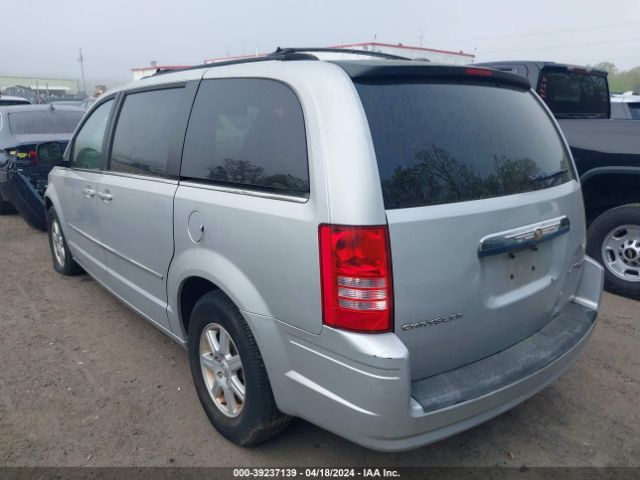 Photo 2 VIN: 2A4RR5D14AR420973 - CHRYSLER TOWN & COUNTRY 