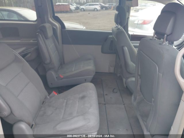 Photo 7 VIN: 2A4RR5D14AR420973 - CHRYSLER TOWN & COUNTRY 