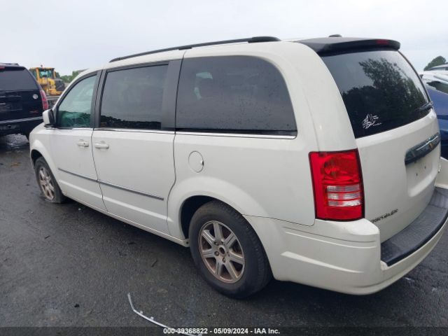 Photo 2 VIN: 2A4RR5D14AR479425 - CHRYSLER TOWN & COUNTRY 