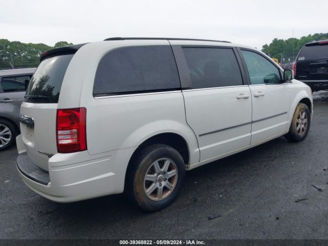 Photo 3 VIN: 2A4RR5D14AR479425 - CHRYSLER TOWN & COUNTRY 