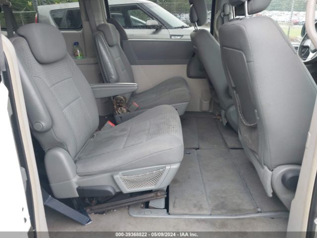 Photo 7 VIN: 2A4RR5D14AR479425 - CHRYSLER TOWN & COUNTRY 