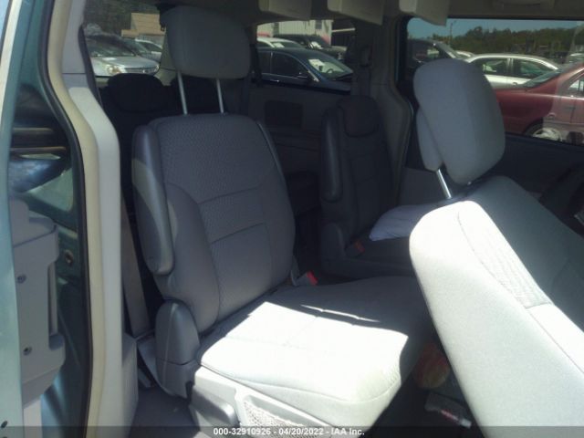 Photo 7 VIN: 2A4RR5D14AR492353 - CHRYSLER TOWN & COUNTRY 