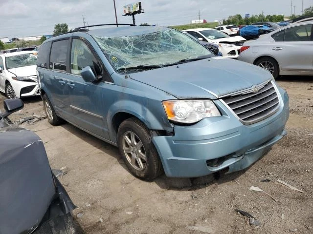 Photo 3 VIN: 2A4RR5D15AR113229 - CHRYSLER TOWN & COU 