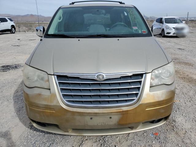 Photo 4 VIN: 2A4RR5D15AR179005 - CHRYSLER TOWN & COU 