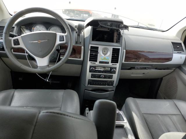 Photo 7 VIN: 2A4RR5D15AR179005 - CHRYSLER TOWN & COU 