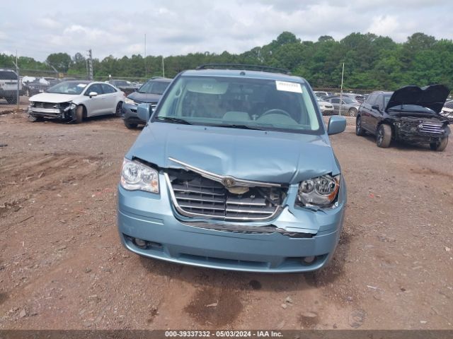 Photo 5 VIN: 2A4RR5D15AR217896 - CHRYSLER TOWN & COUNTRY 