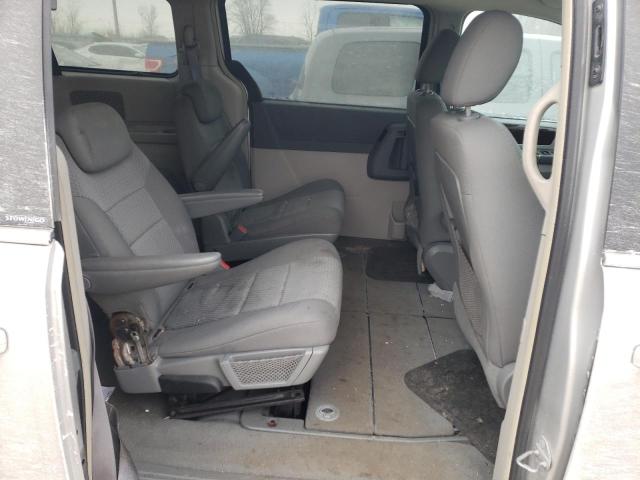 Photo 10 VIN: 2A4RR5D15AR221365 - CHRYSLER TOWN & COU 