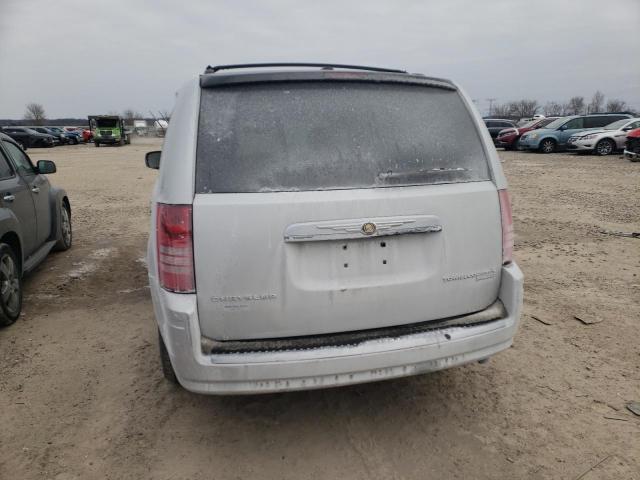 Photo 5 VIN: 2A4RR5D15AR221365 - CHRYSLER TOWN & COU 