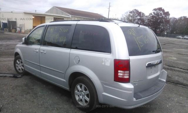 Photo 2 VIN: 2A4RR5D15AR230390 - CHRYSLER TOWN AND COUNTRY 