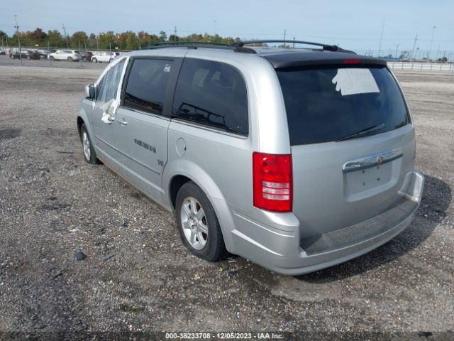 Photo 2 VIN: 2A4RR5D15AR267133 - CHRYSLER TOWN & COUNTRY 