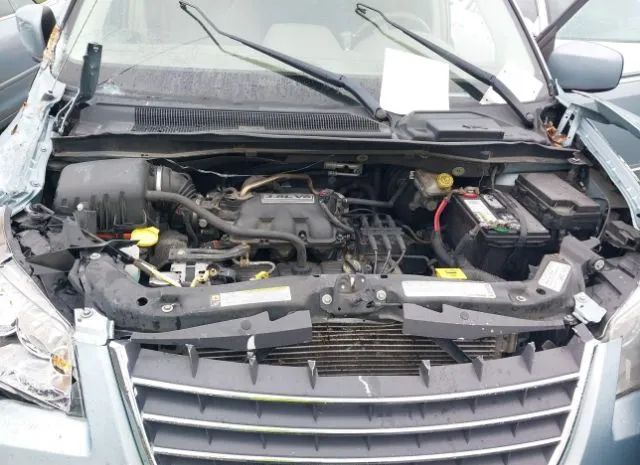 Photo 9 VIN: 2A4RR5D15AR271599 - CHRYSLER TOWN & COUNTRY 