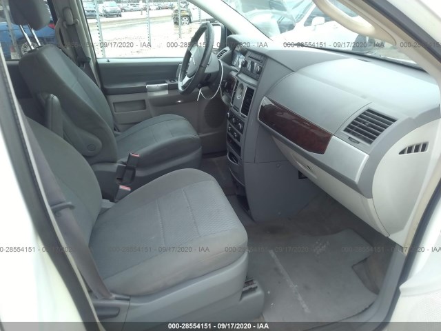 Photo 4 VIN: 2A4RR5D15AR278617 - CHRYSLER TOWN & COUNTRY 