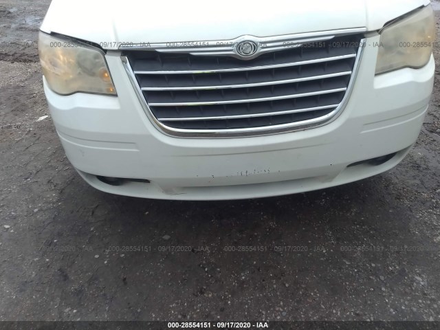 Photo 5 VIN: 2A4RR5D15AR278617 - CHRYSLER TOWN & COUNTRY 