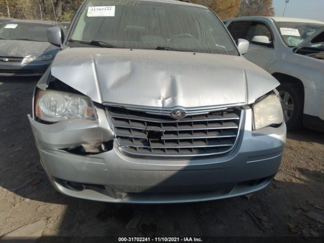 Photo 5 VIN: 2A4RR5D15AR285552 - CHRYSLER TOWN & COUNTRY 