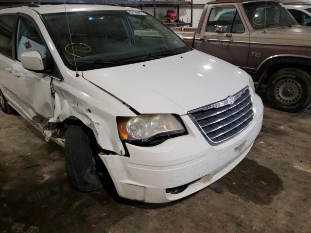 Photo 8 VIN: 2A4RR5D15AR293666 - CHRYSLER TOWN AND C 