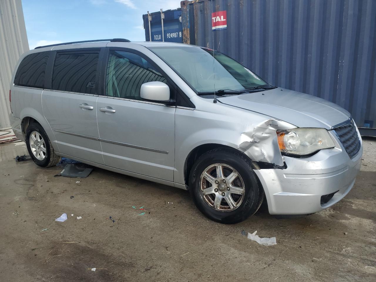 Photo 3 VIN: 2A4RR5D15AR315522 - CHRYSLER TOWN & COUNTRY 