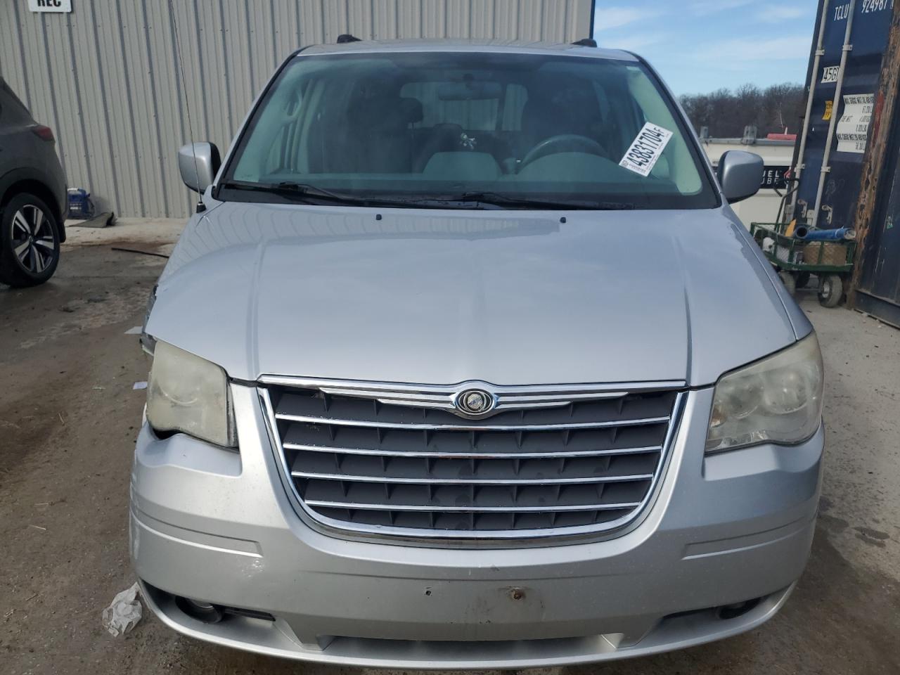 Photo 4 VIN: 2A4RR5D15AR315522 - CHRYSLER TOWN & COUNTRY 