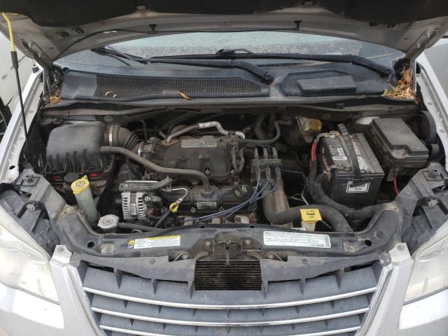 Photo 6 VIN: 2A4RR5D15AR324138 - CHRYSLER TOWN &AMP COU 