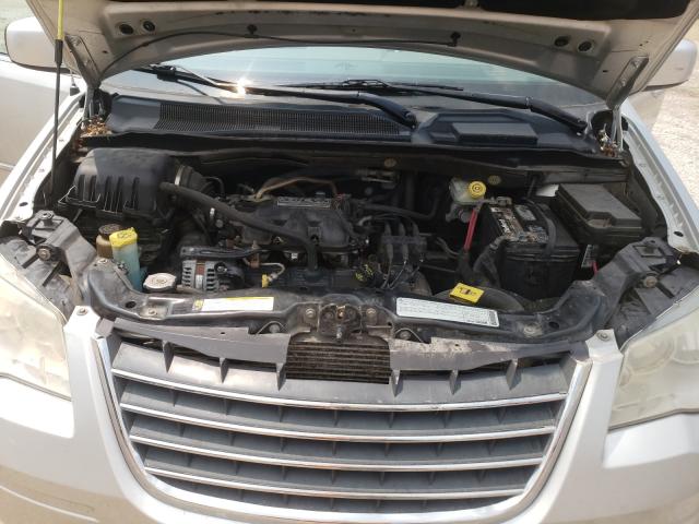 Photo 6 VIN: 2A4RR5D15AR337634 - CHRYSLER TOWN &AMP COU 