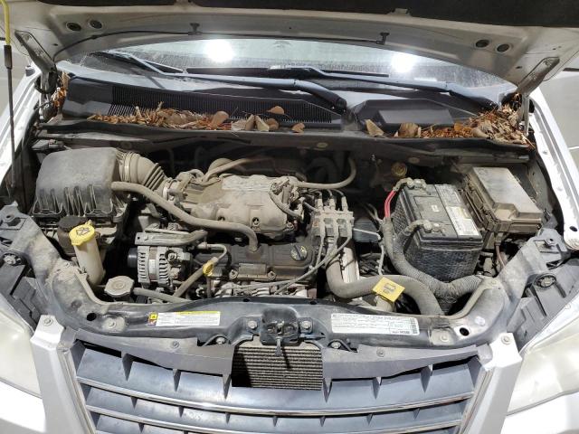 Photo 11 VIN: 2A4RR5D15AR413661 - CHRYSLER TOWN & COU 