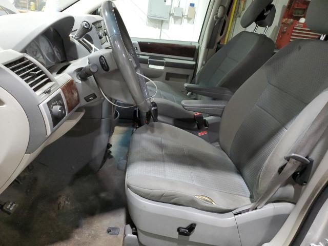 Photo 6 VIN: 2A4RR5D15AR413661 - CHRYSLER TOWN & COU 